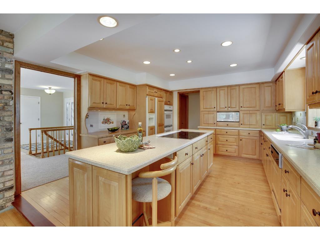 441 Reflection Rd, Apple Valley, MN 55124 photo 11