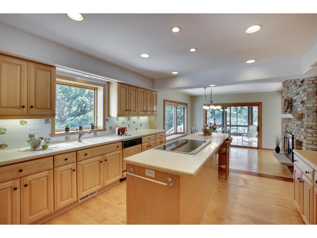 441 Reflection Rd, Apple Valley, MN 55124 photo 12