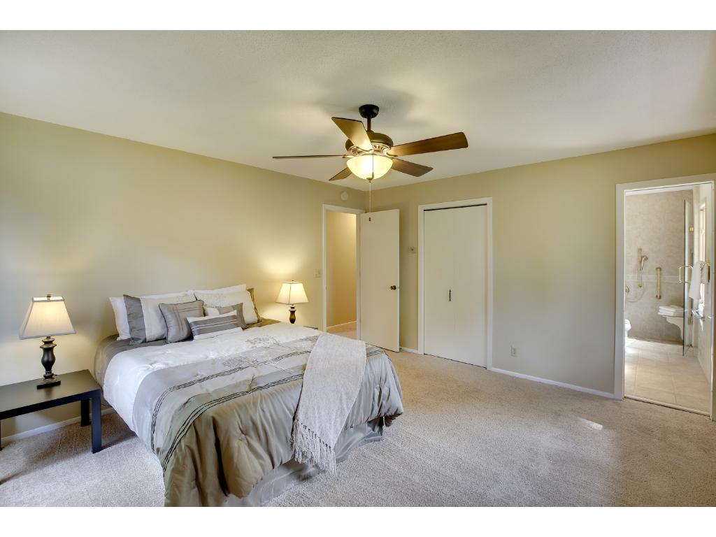 441 Reflection Rd, Apple Valley, MN 55124 photo 13