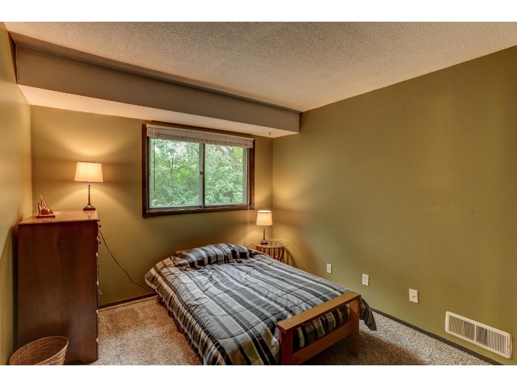 4459 Woodgate Pt, Eagan, MN 55122 photo 8