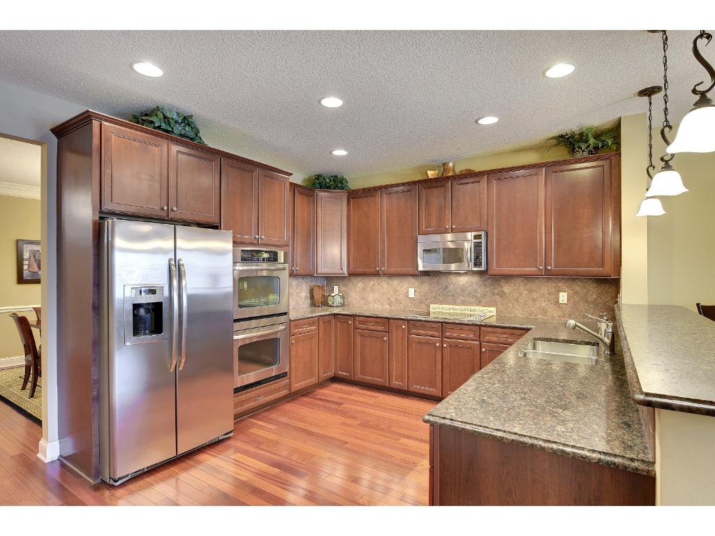 1454 Steeplechase Ln, Eagan, MN 55122 photo 3