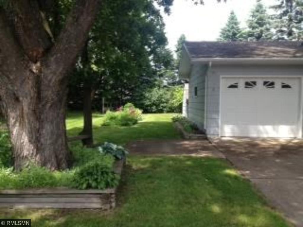 1105 9th St SE, Saint Cloud, MN 56304 photo 4