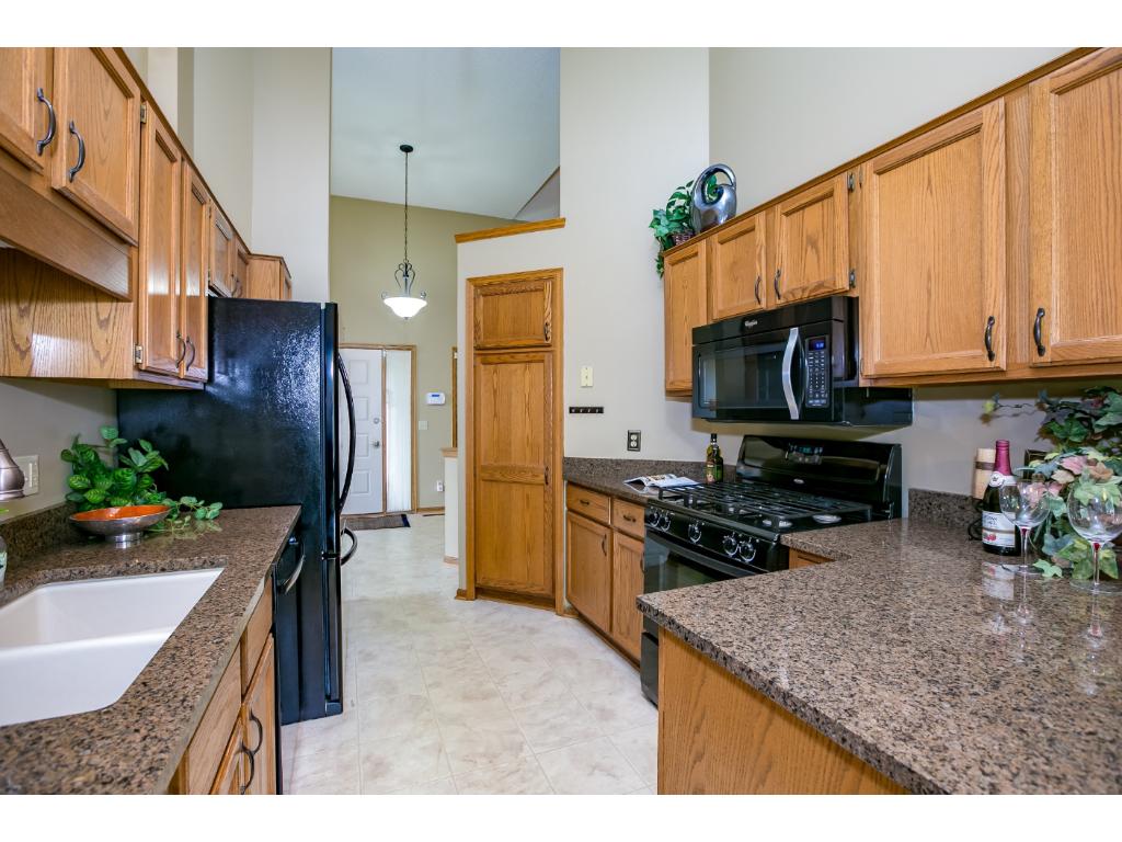 4428 Hamilton Dr, Eagan, MN 55123 photo 7