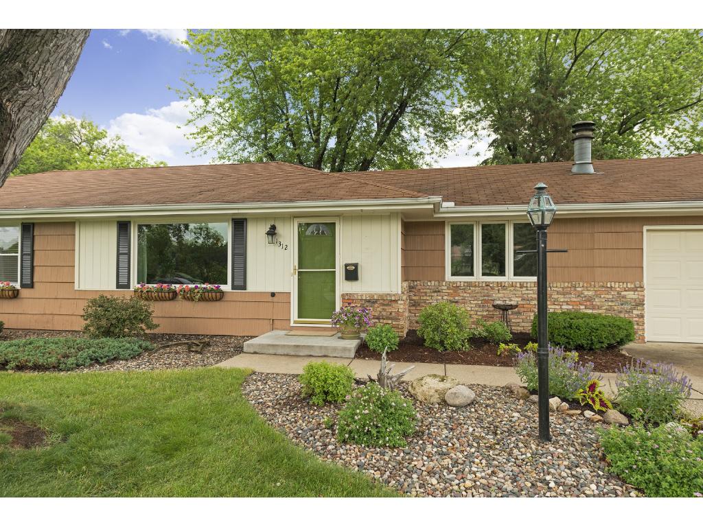 1312 E 94th St, Bloomington, MN 55425 photo 2
