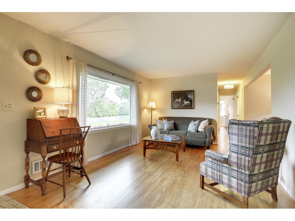 1312 E 94th St, Bloomington, MN 55425 photo 3