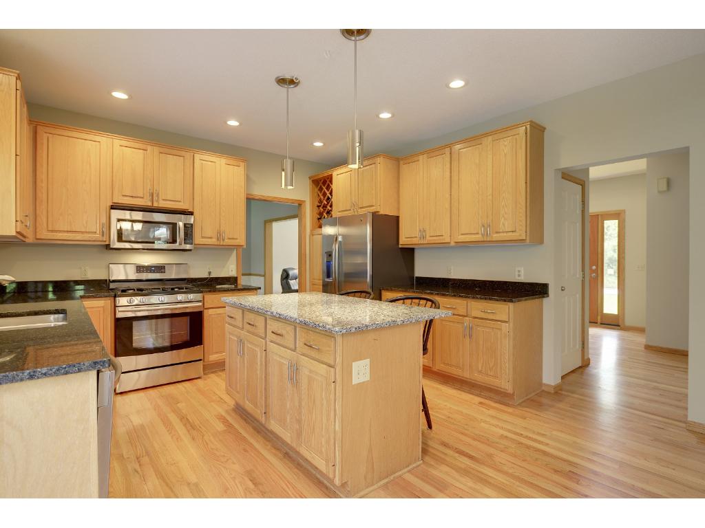 1587 Skyline Path, Eagan, MN 55121 photo 4