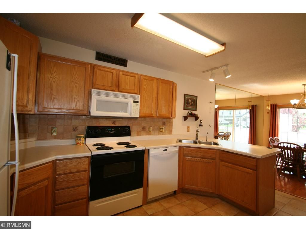 2078 Willow Cir, Centerville, MN 55038 photo 11