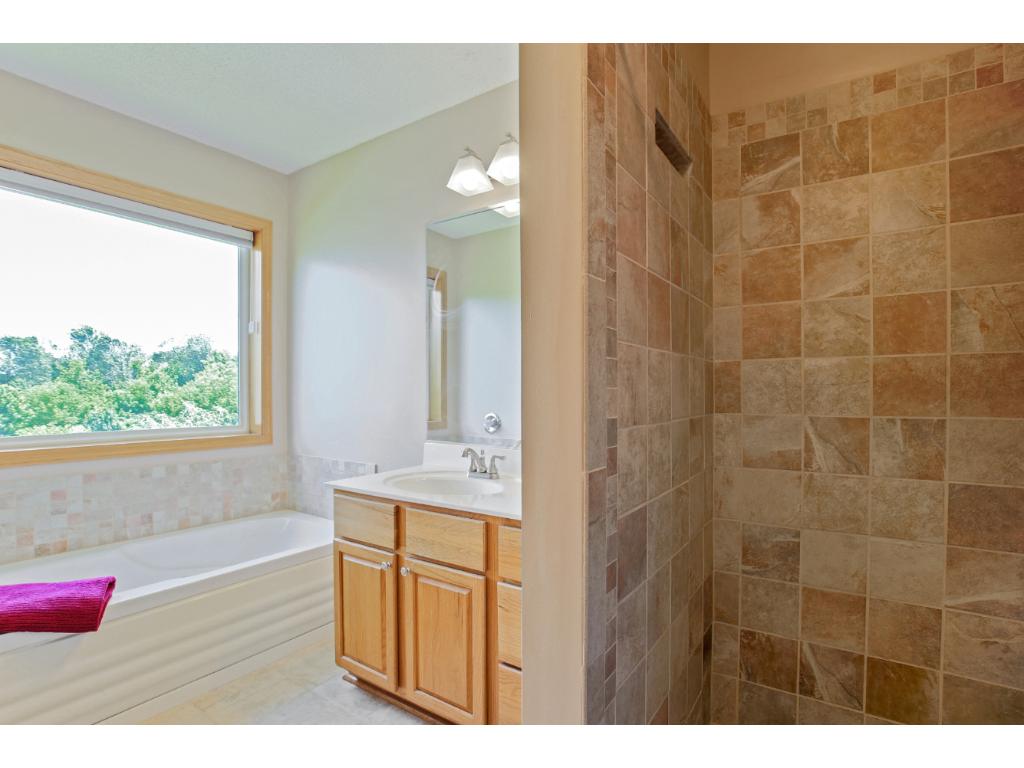 1252 Cuylle Bay, Faribault, MN 55021 photo 9