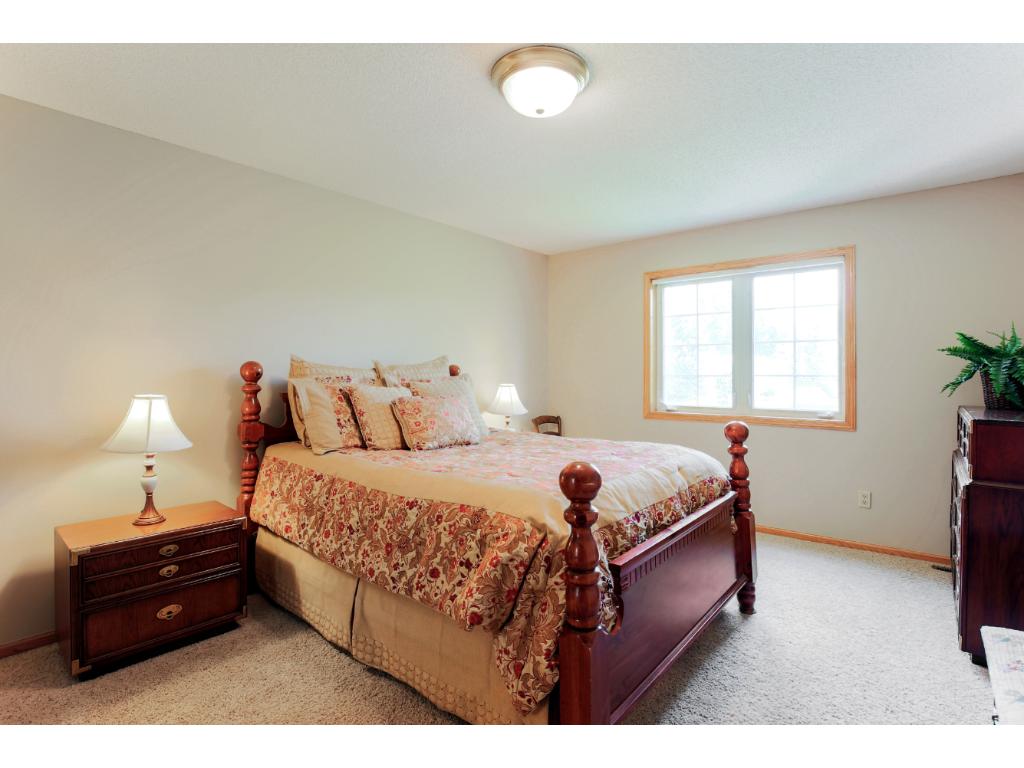1252 Cuylle Bay, Faribault, MN 55021 photo 8