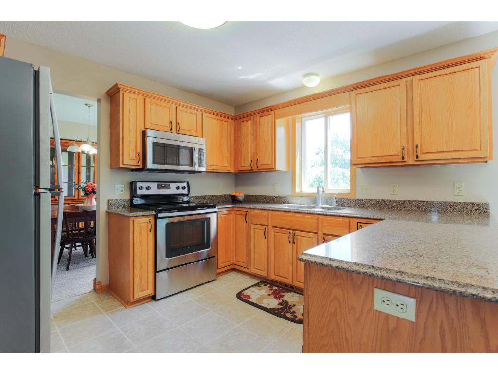 1252 Cuylle Bay, Faribault, MN 55021 photo 4