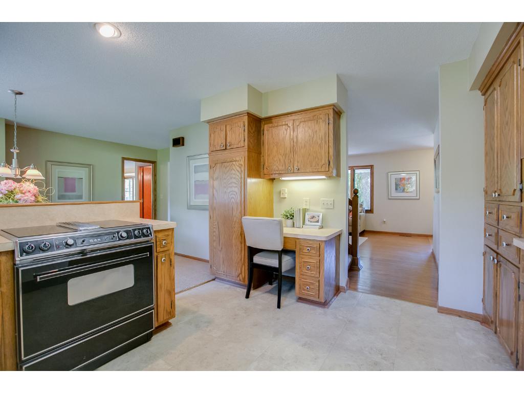 4100 Overlook Dr, Bloomington, MN 55437 photo 13