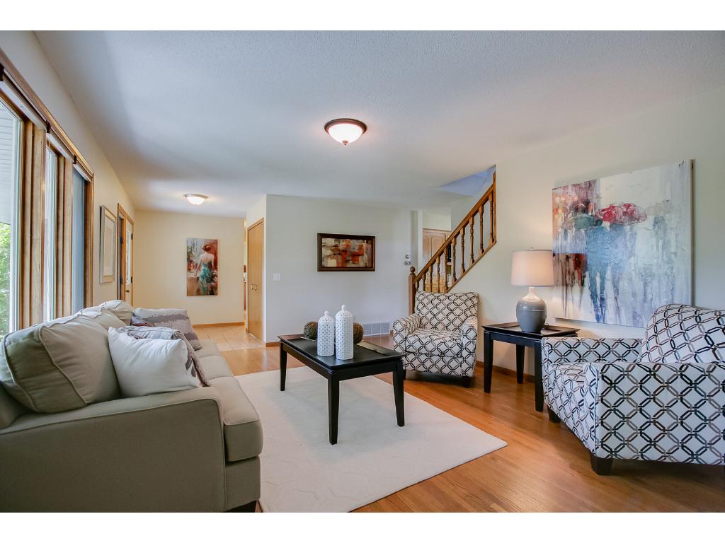 4100 Overlook Dr, Bloomington, MN 55437 photo 4