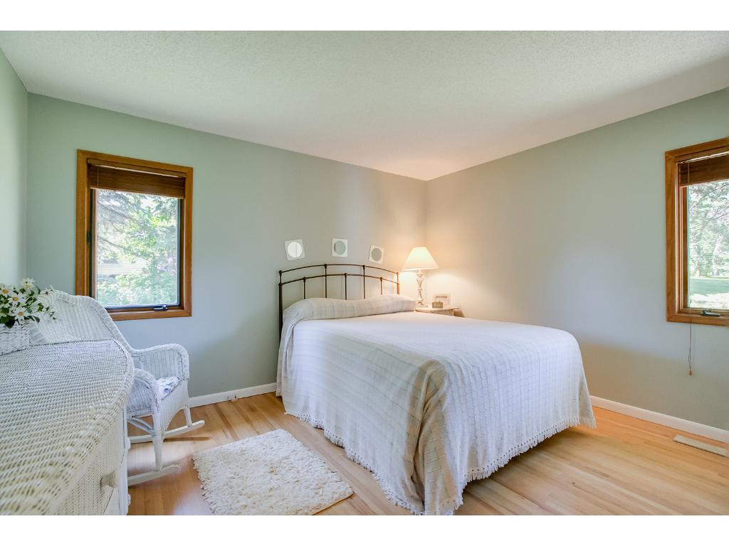 4100 Overlook Dr, Bloomington, MN 55437 photo 16