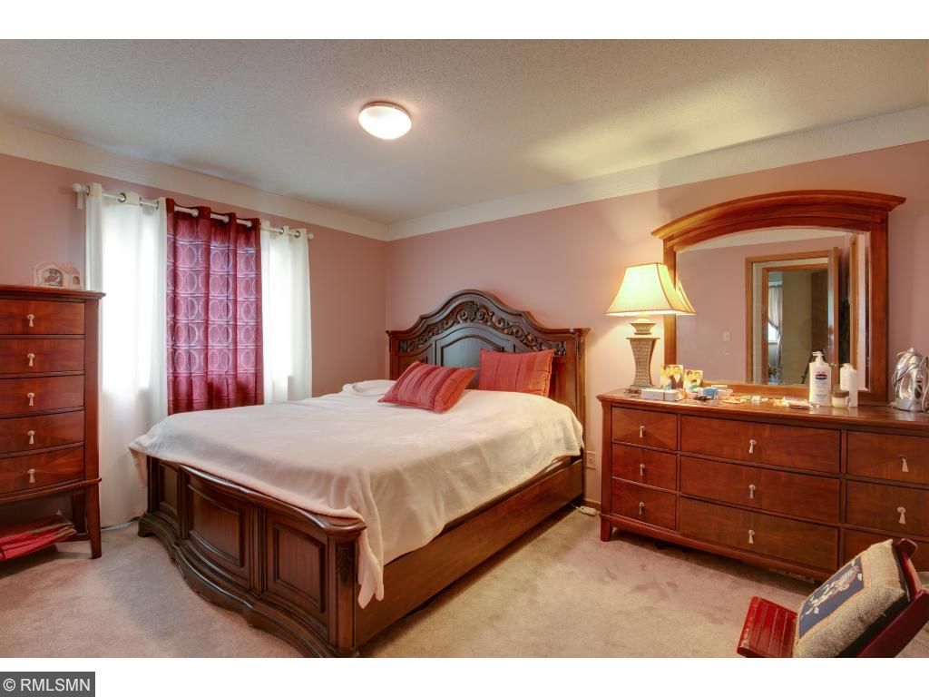 2042 Vienna Ln, Eagan, MN 55122 photo 14