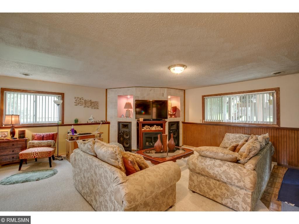 2042 Vienna Ln, Eagan, MN 55122 photo 18