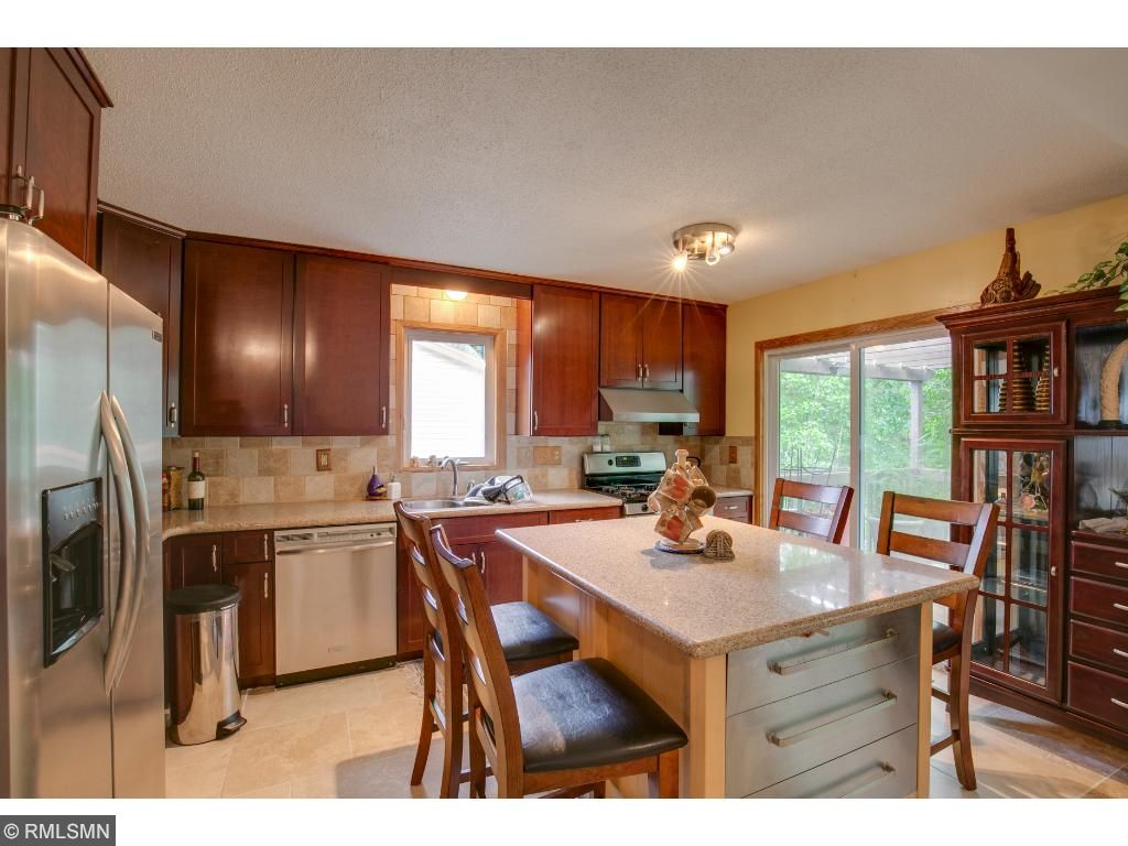 2042 Vienna Ln, Eagan, MN 55122 photo 8