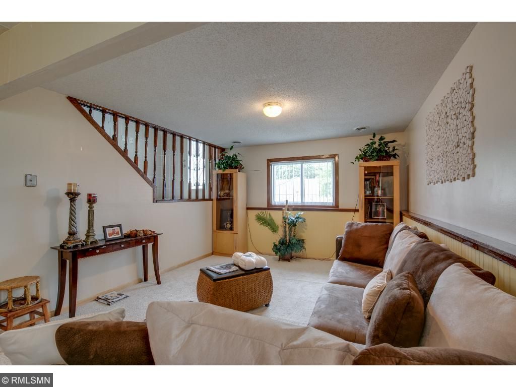 2042 Vienna Ln, Eagan, MN 55122 photo 16