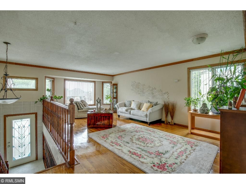 2042 Vienna Ln, Eagan, MN 55122 photo 4