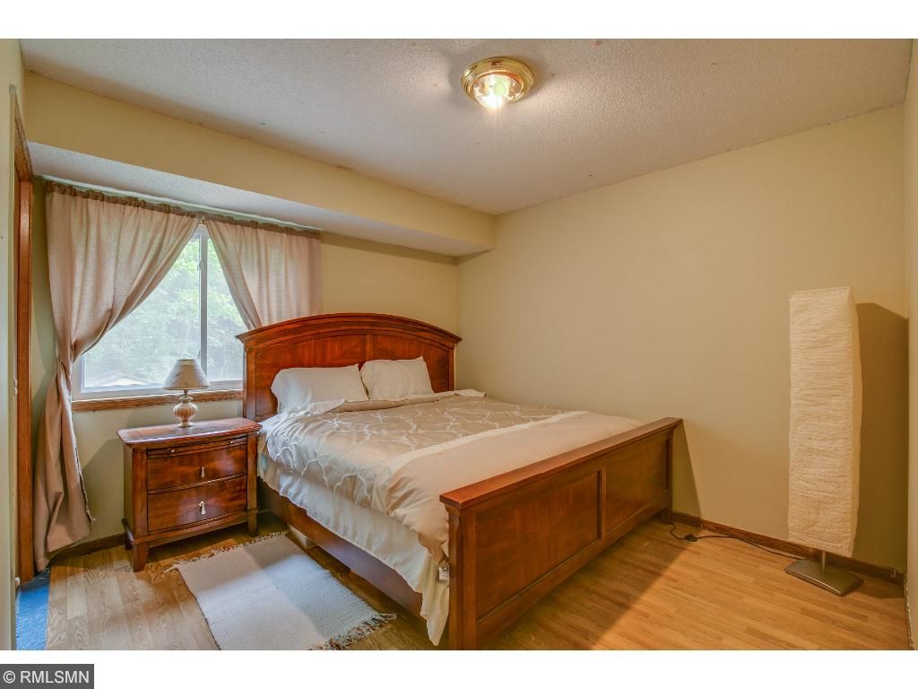 2042 Vienna Ln, Eagan, MN 55122 photo 12