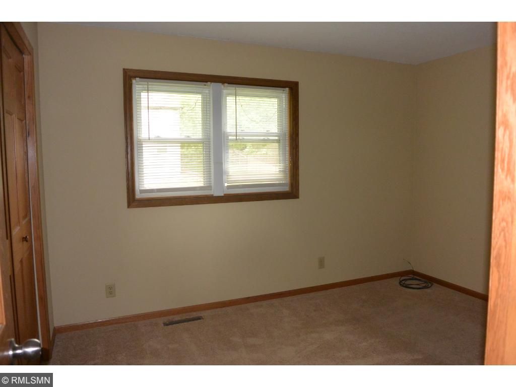 4669 Beacon Hill Rd, Eagan, MN 55122 photo 11