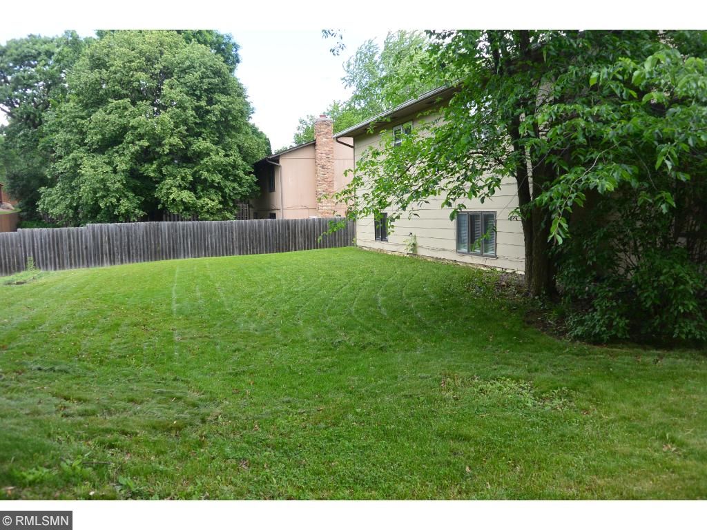 4669 Beacon Hill Rd, Eagan, MN 55122 photo 22