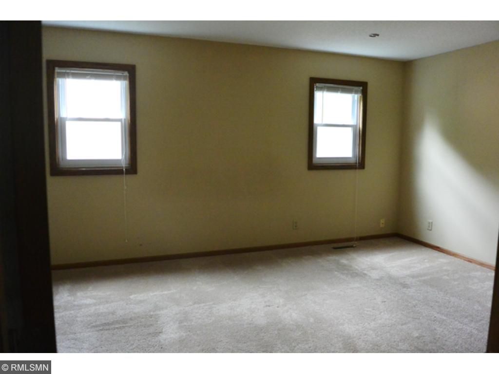 4669 Beacon Hill Rd, Eagan, MN 55122 photo 14