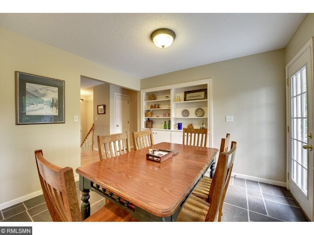 9054 Kell Ave S, Bloomington, MN 55437 photo 8