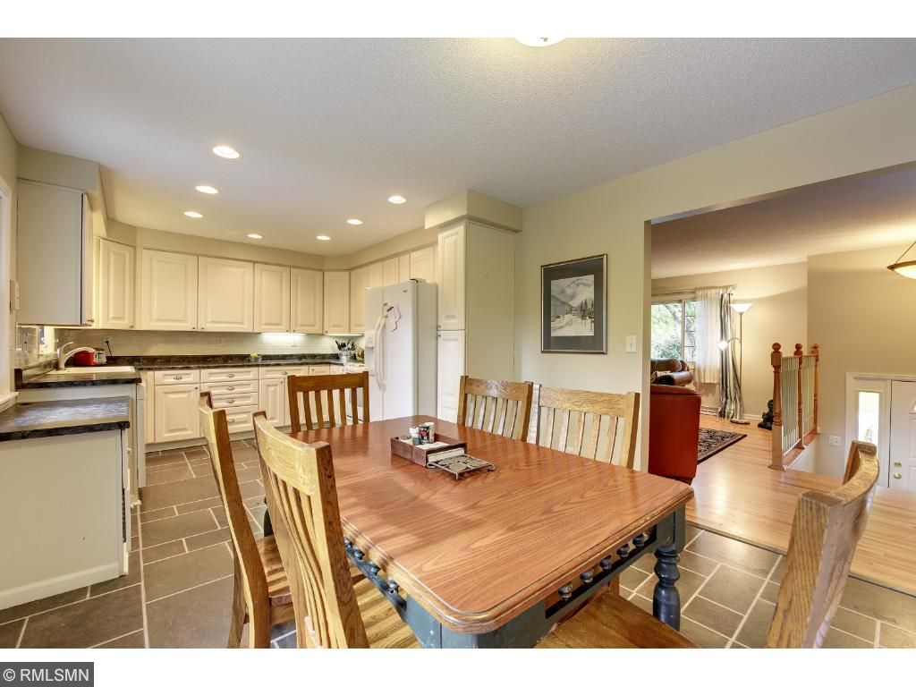 9054 Kell Ave S, Bloomington, MN 55437 photo 5