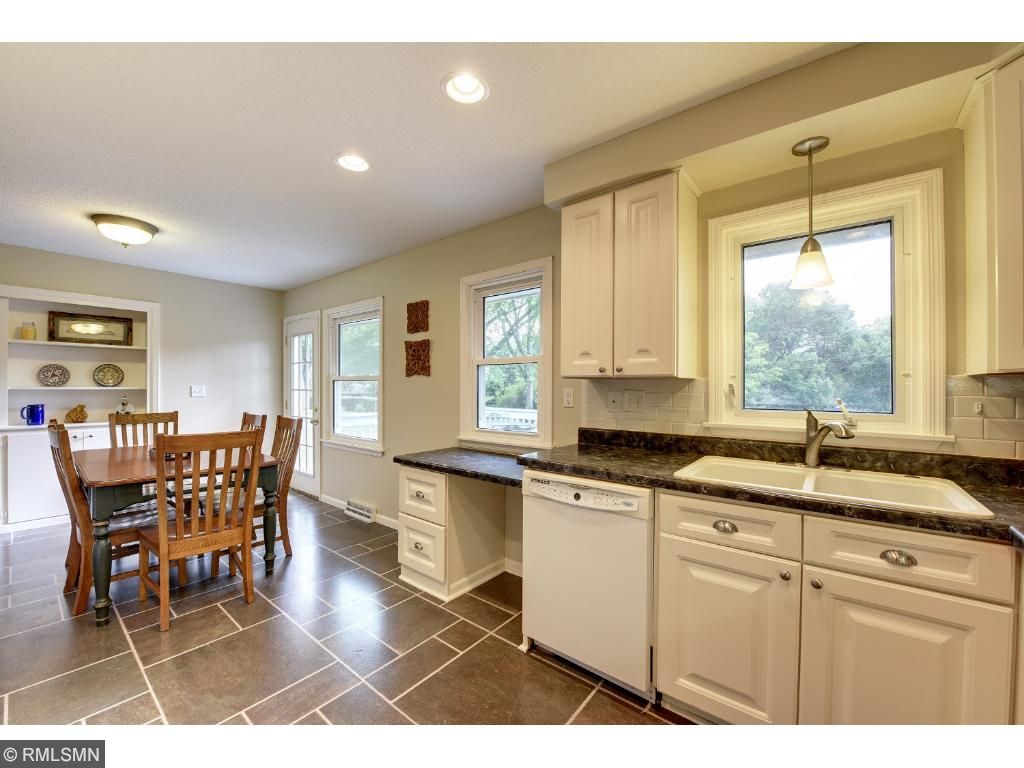 9054 Kell Ave S, Bloomington, MN 55437 photo 7