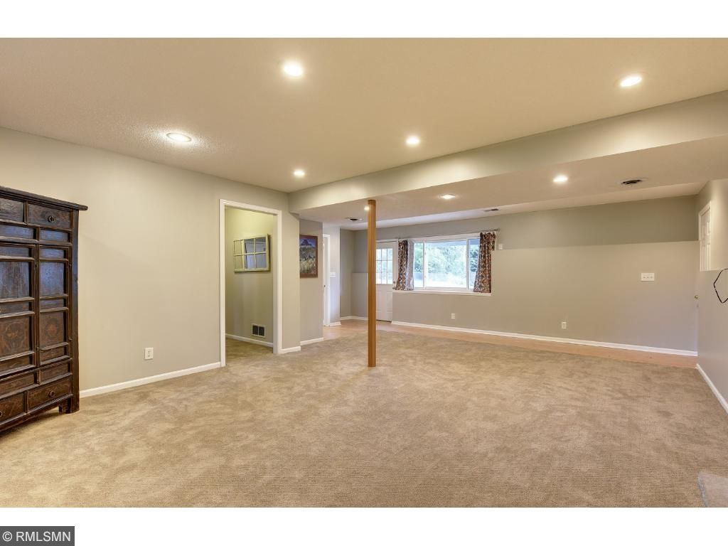 9054 Kell Ave S, Bloomington, MN 55437 photo 15