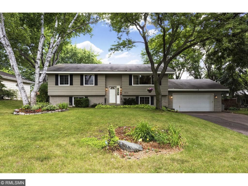 9054 Kell Ave S, Bloomington, MN 55437 photo 1