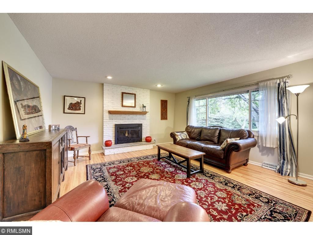 9054 Kell Ave S, Bloomington, MN 55437 photo 3