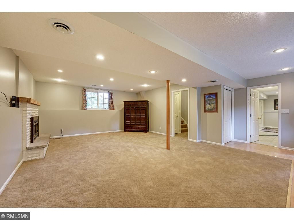 9054 Kell Ave S, Bloomington, MN 55437 photo 14