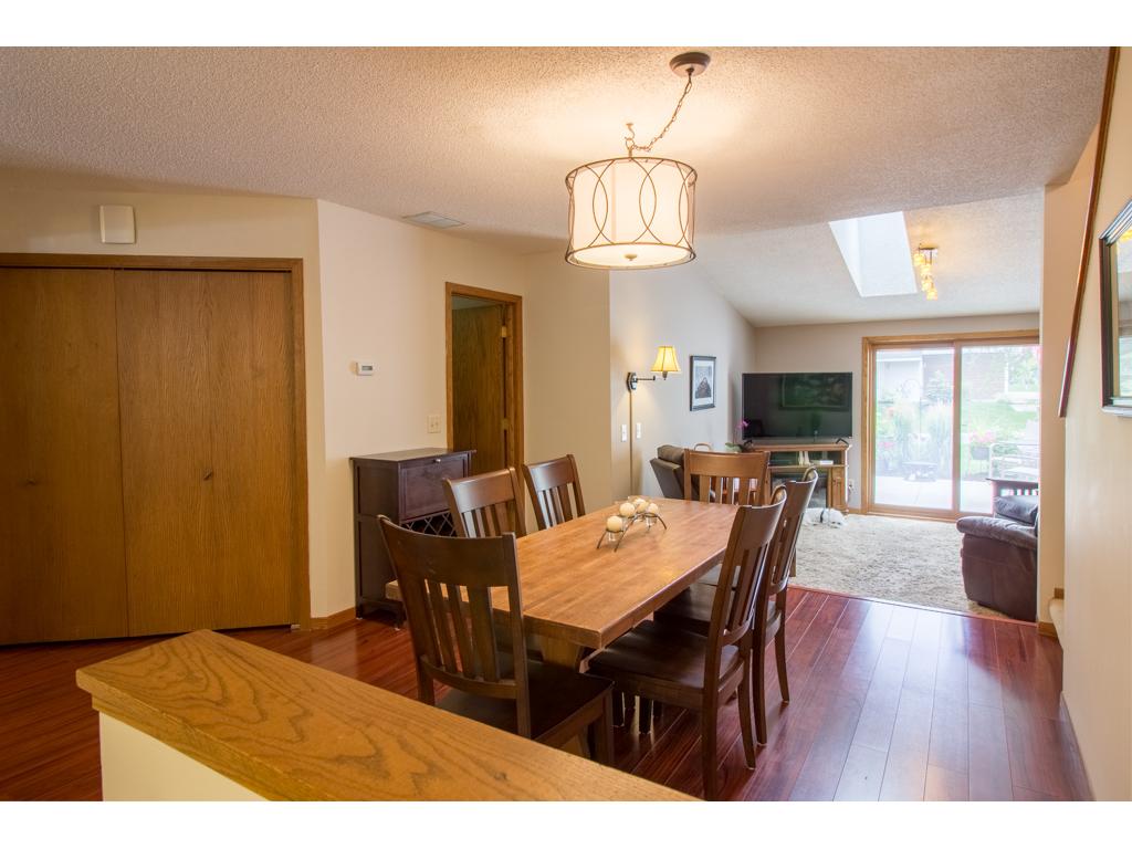 5351 Highpointe Dr, Bloomington, MN 55437 photo 5