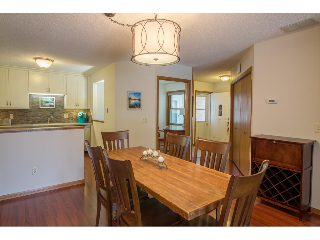 5351 Highpointe Dr, Bloomington, MN 55437 photo 4