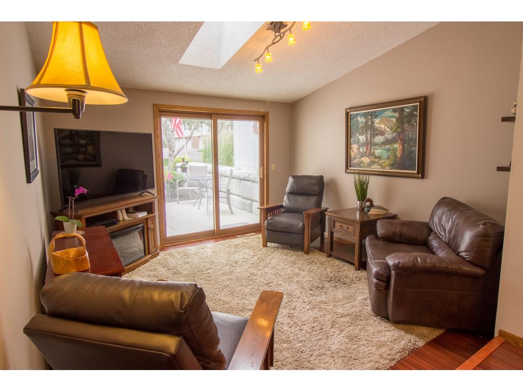 5351 Highpointe Dr, Bloomington, MN 55437 photo 6