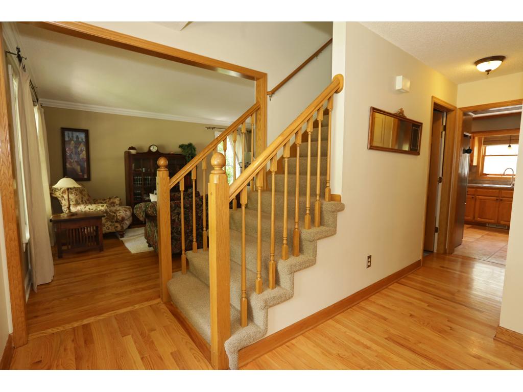 644 Coventry Pkwy, Eagan, MN 55123 photo 4