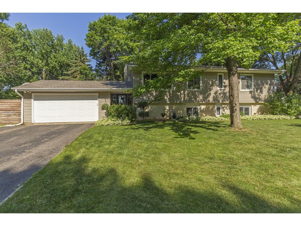 4036 Pumice Ln, Eagan, MN 55122 photo 1