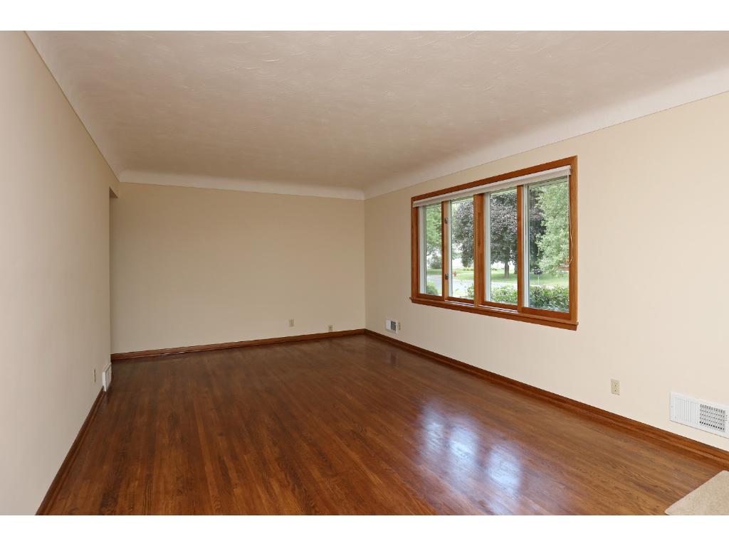 1050 Beatrice St, Eagan, MN 55121 photo 9
