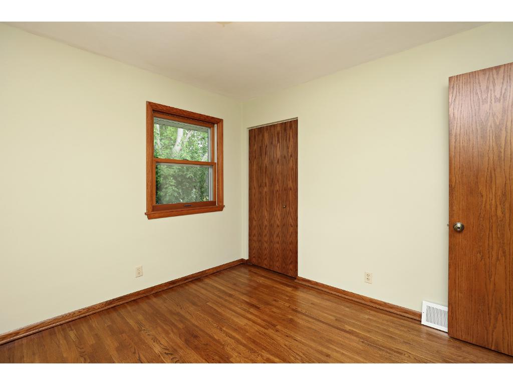 1050 Beatrice St, Eagan, MN 55121 photo 12