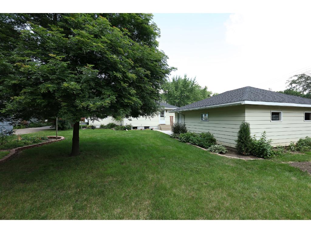 1050 Beatrice St, Eagan, MN 55121 photo 17
