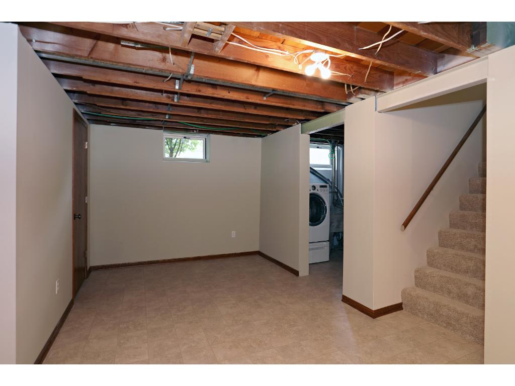 1050 Beatrice St, Eagan, MN 55121 photo 15
