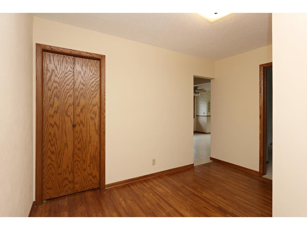 1050 Beatrice St, Eagan, MN 55121 photo 14