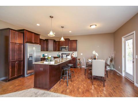 1700 E 88th St, Bloomington, MN 55425 photo 1