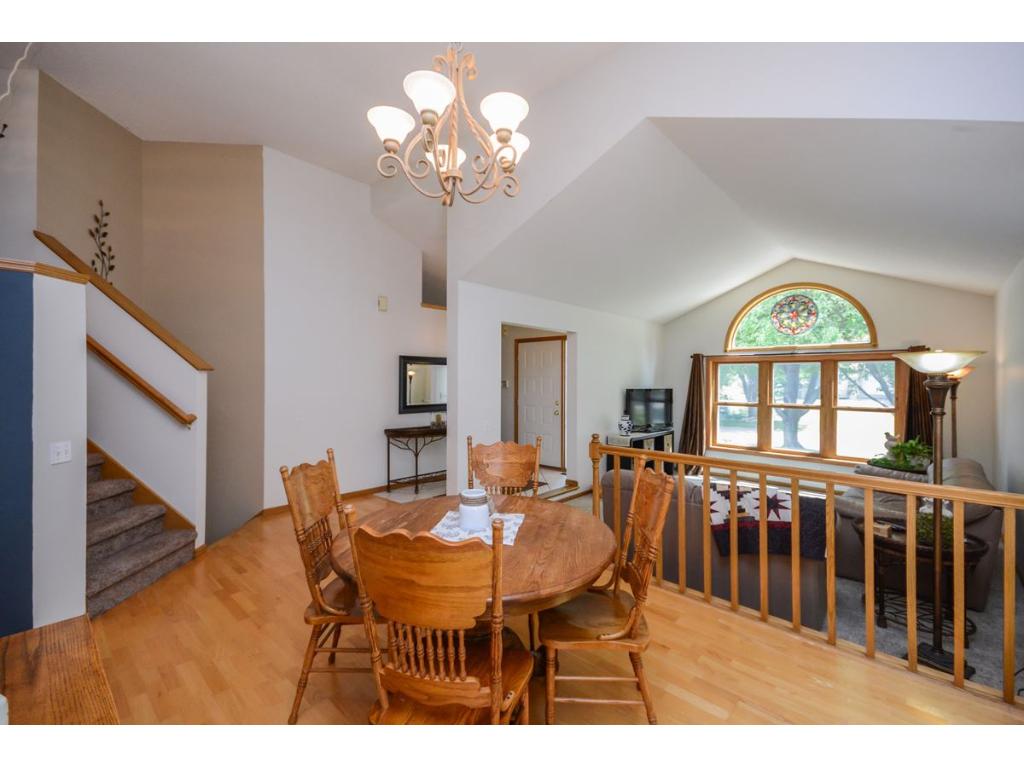 961 Trillium Ct, Eagan, MN 55123 photo 5
