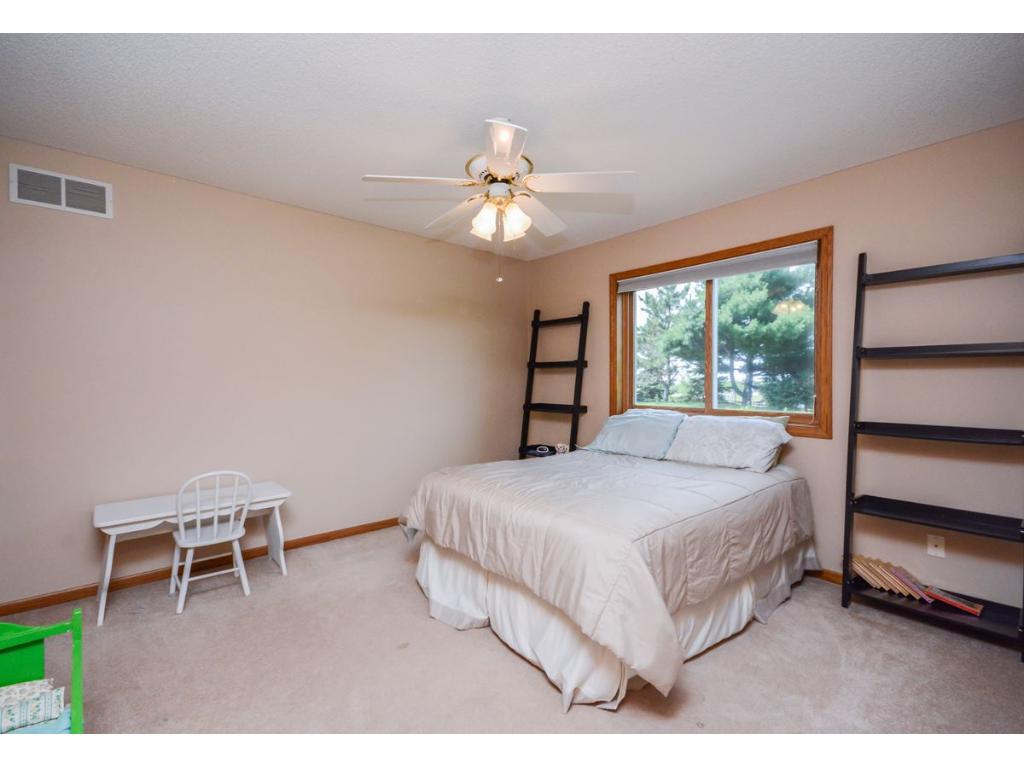 961 Trillium Ct, Eagan, MN 55123 photo 12