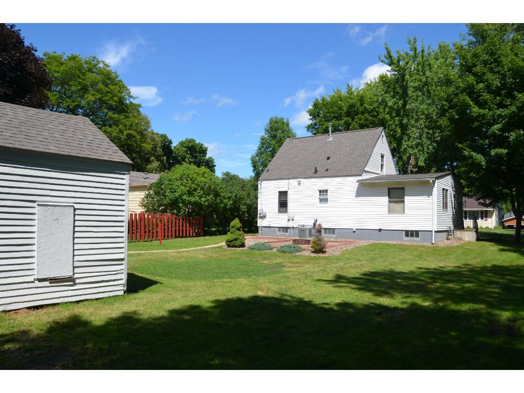 1010 Carlton Ave, Faribault, MN 55021 photo 2