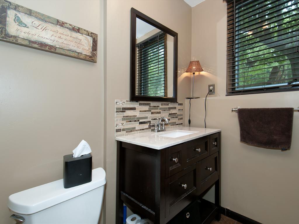 10029 Upton Rd, Bloomington, MN 55431 photo 11