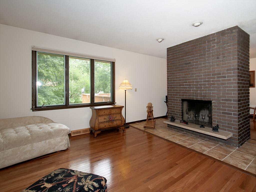 10029 Upton Rd, Bloomington, MN 55431 photo 6