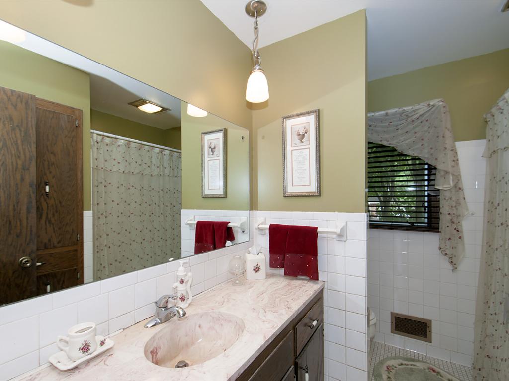 10029 Upton Rd, Bloomington, MN 55431 photo 15